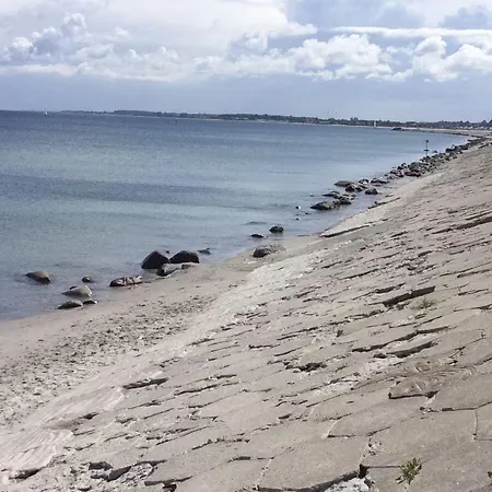 Botel Hausboot Poseidon 1 *