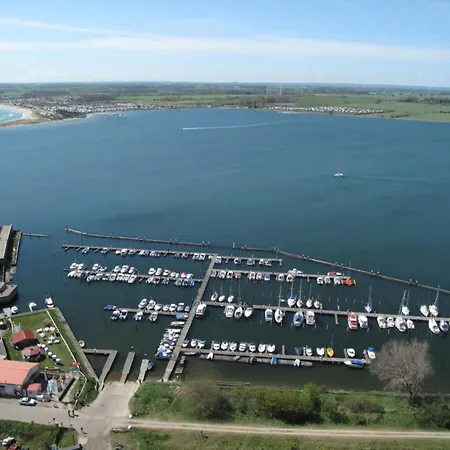 Botel Hausboot Poseidon 1 Großenbrode