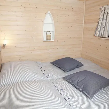 Botel Hausboot Poseidon 1 *