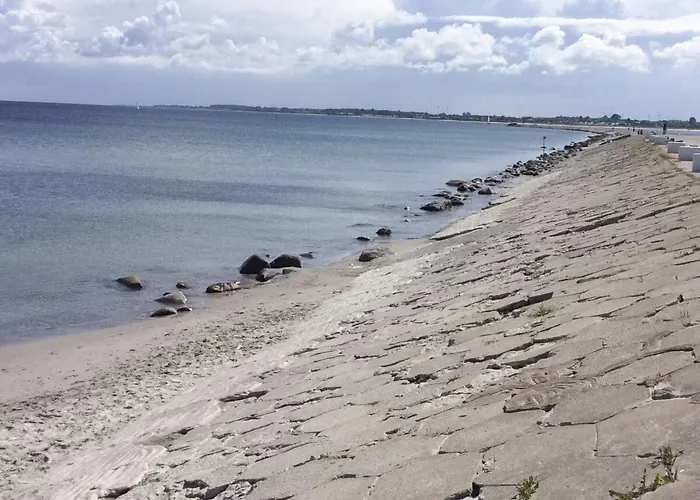 Botel Hausboot Poseidon 1 *