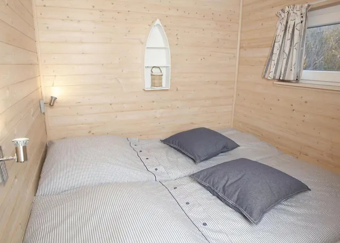 Botel Hausboot Poseidon 1 *